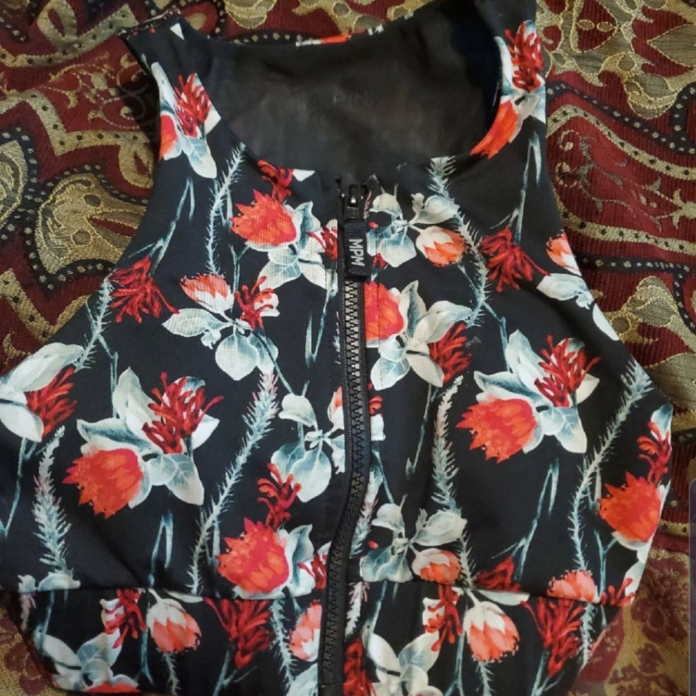 Zip up crop shirt
